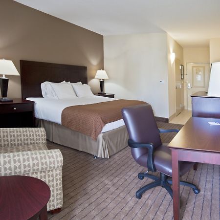 Holiday Inn Express- North Palm Beach And Ihg Hotel Juno Beach Room photo