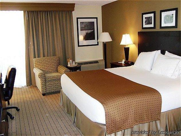 Holiday Inn Express- North Palm Beach And Ihg Hotel Juno Beach Room photo