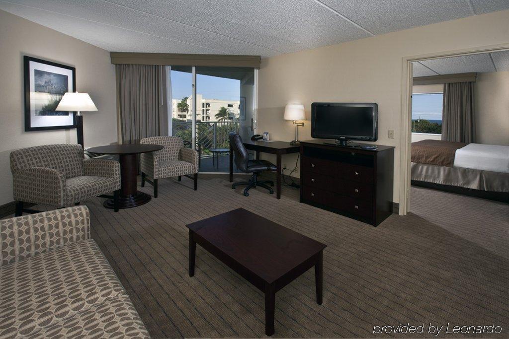 Holiday Inn Express- North Palm Beach And Ihg Hotel Juno Beach Room photo